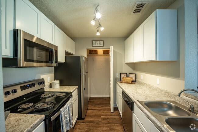 Model - 2BR, 2BA - 968SF - Kitchen and In-Unit Laundry