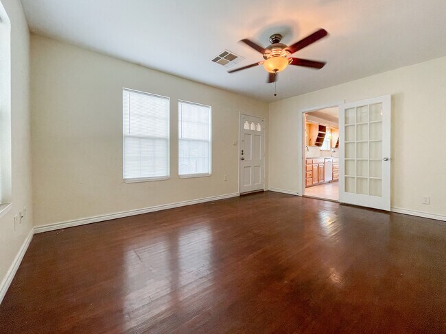 Photo - 1306 W 11th St