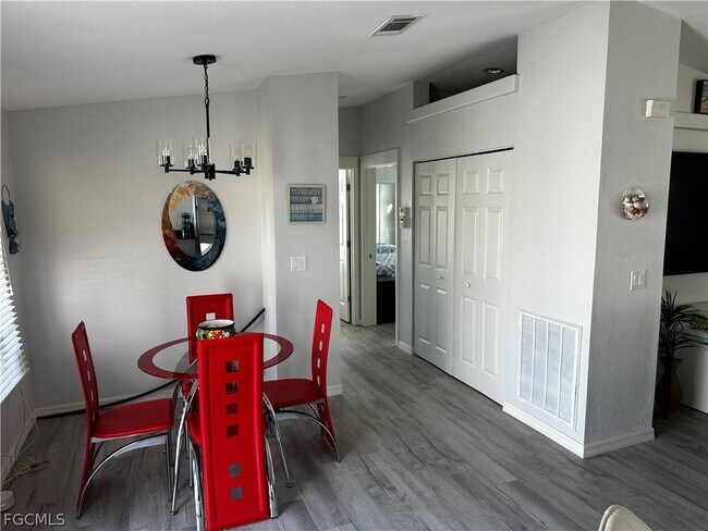 Photo - 158 Nanaimo Trail