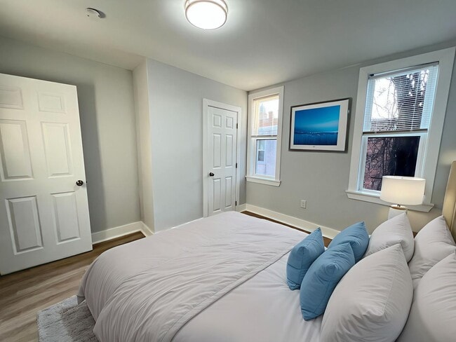 Photo - Renovated 3bd/1bth House with Rear yard!! SECTION 8 ONLY!!