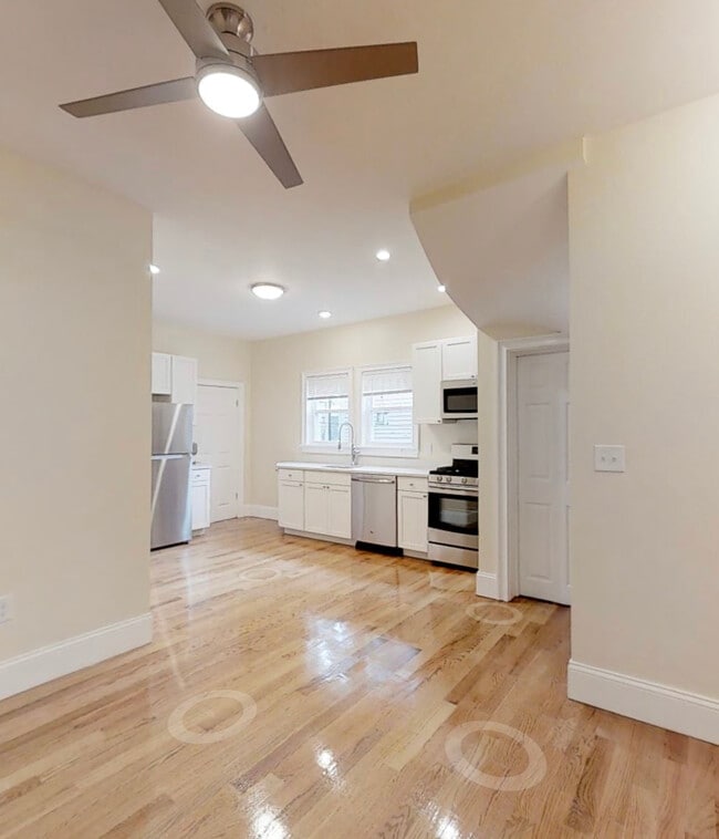 Building Photo - 8 Claremon St Unit 1