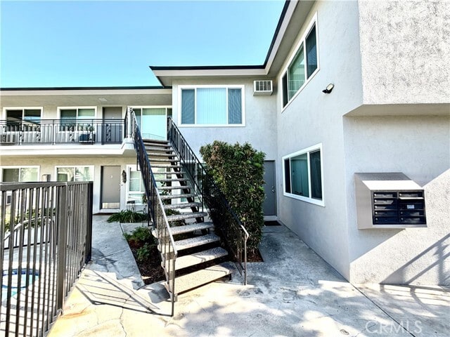 Building Photo - 13829 Christine Dr Unit E