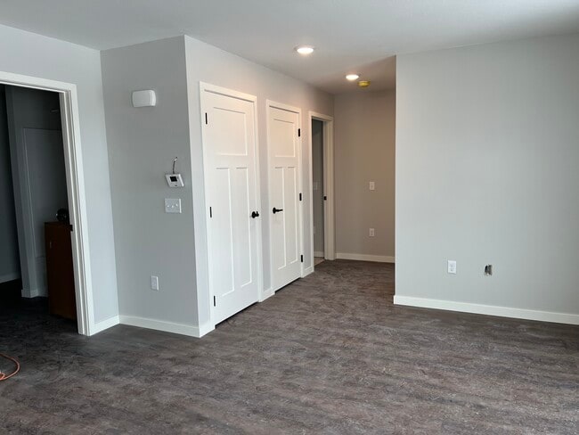 Building Photo - 138 Erin Ct Unit 138A