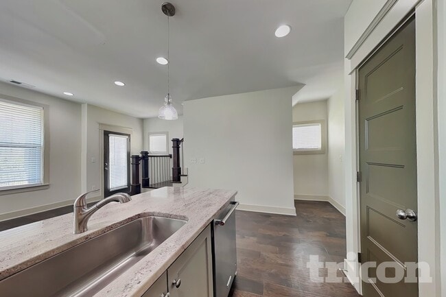1224 Hillwood Private Cove