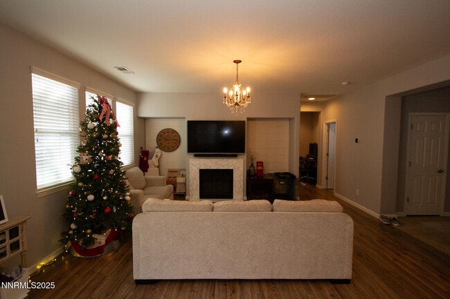 Photo - 1056 Crown View Dr