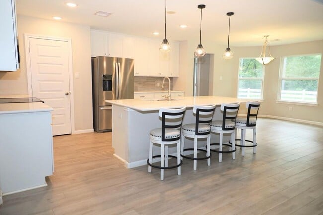 Photo - 131 Feldspar Ln