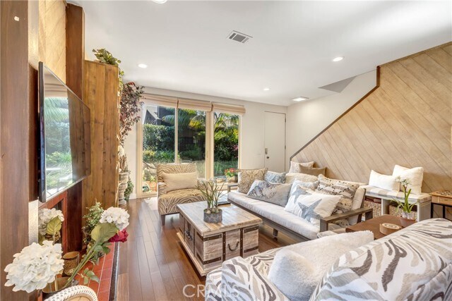 Photo - 335 Cypress Dr