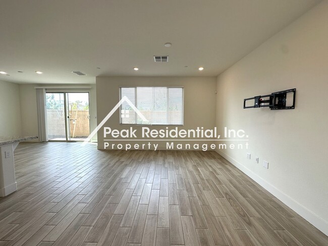 Photo - Beautiful Newer Elk Grove 3bd/2.5ba Home with 2 Car Garage