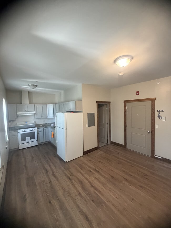 Building Photo - 219 Whitman St Unit #6