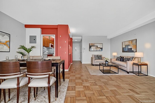 Photo - 6 Fordham Hill Oval Unit 14B