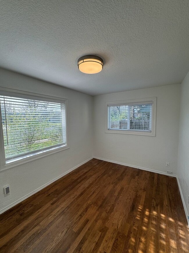 Photo - 4 Bedroom, 2 Bath House in SE Eugene