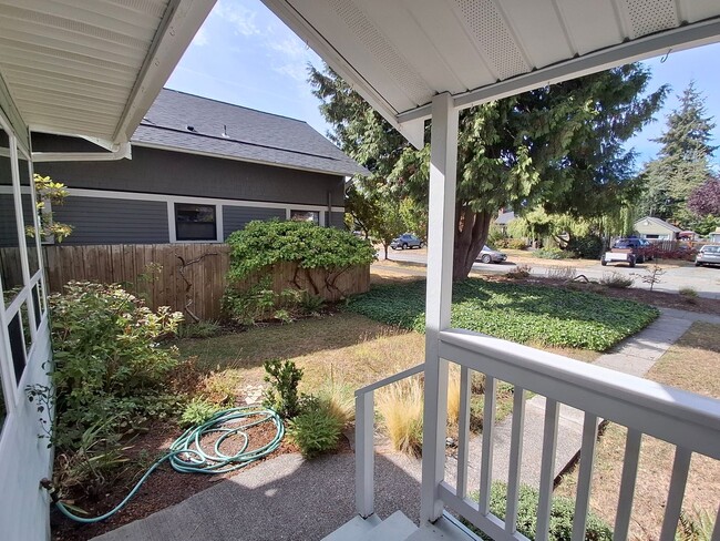 2716 Elm St