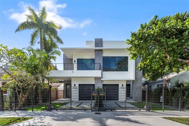 Photo - 3026 Aviation Ave