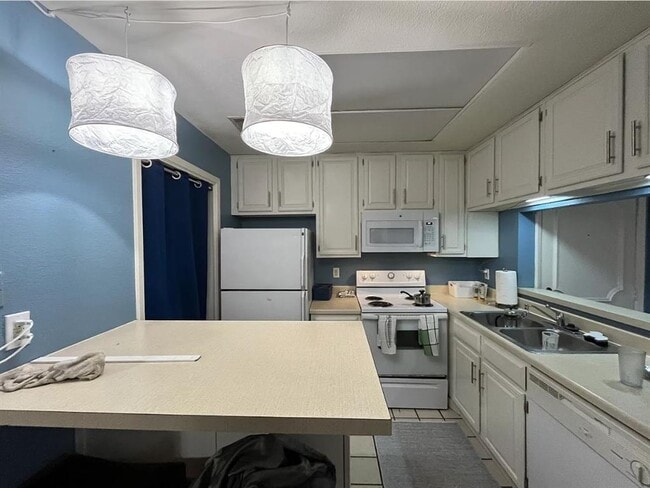 Photo - 806 W 24th St Unidad 126