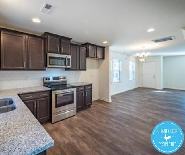 Photo - 231 Socket St