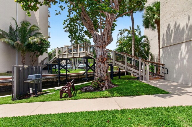 Photo - 12 Royal Palm Way Unit 501