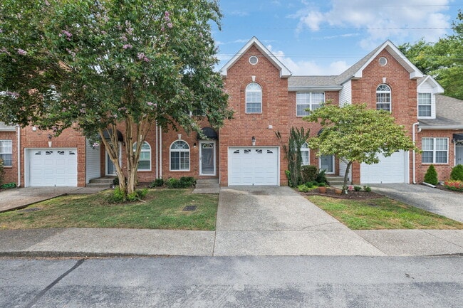 Building Photo - 2120 Lebanon Pike Rental