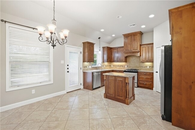 8209 Raintree Dr