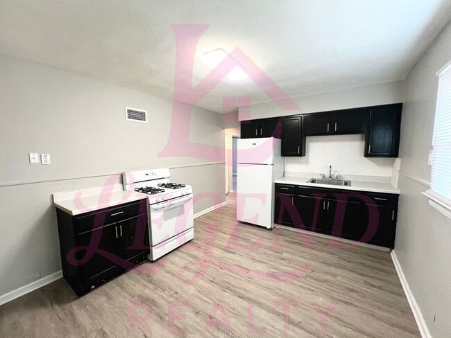 Photo - Adorable 3 Bedroom 1 Bathroom Home!