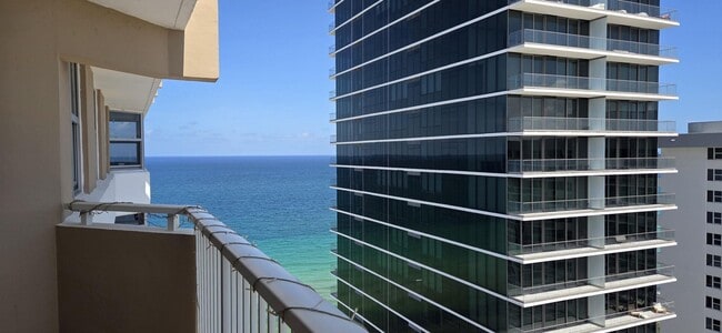 Building Photo - 1980 S Ocean Dr Unit 1 Bedroom Condo for Rent