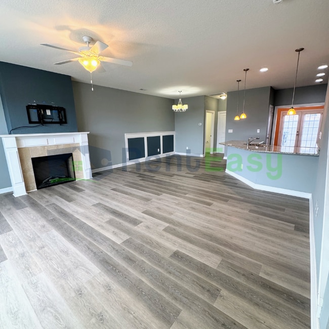 Photo - 411 Abelia Way