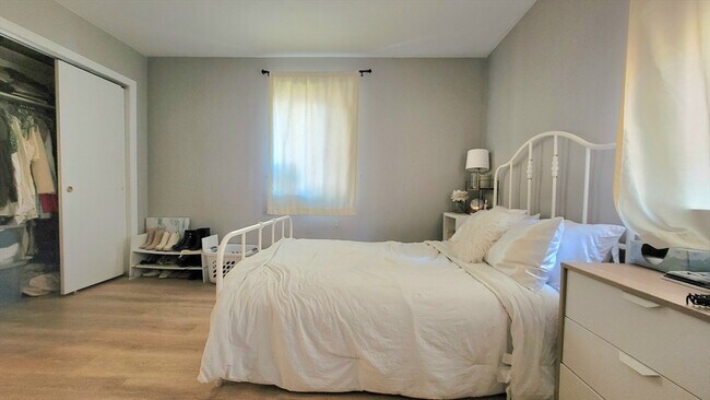 Photo - 190 Kelton St Unit 14