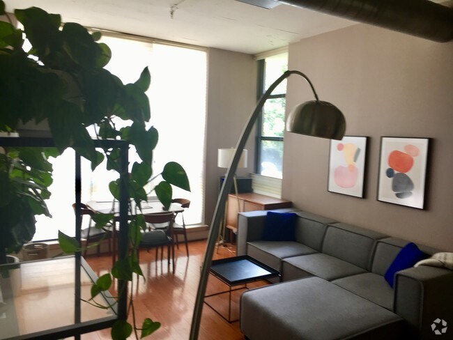Building Photo - 2020 12th St NW Unit 107 Rental