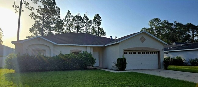 Building Photo - Newly renovated 3 bed, 2 bath home located minutes from Palm Coast dining, shopping, and the beach