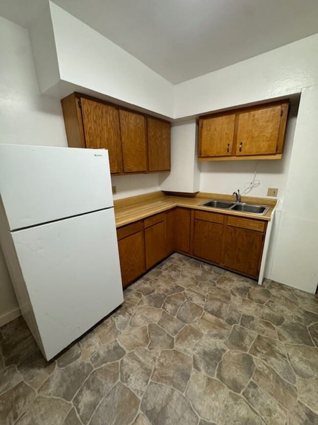 Building Photo - 2nd Ave NW Tripoli Unit Apartment 102