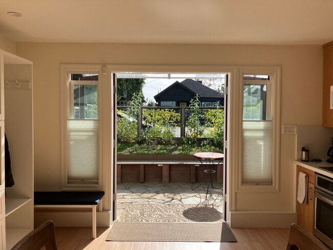 Building Photo - 5516 Market St Unit 5516 Market ADU