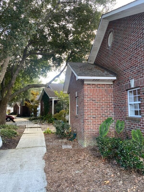4210 Lake Ave
