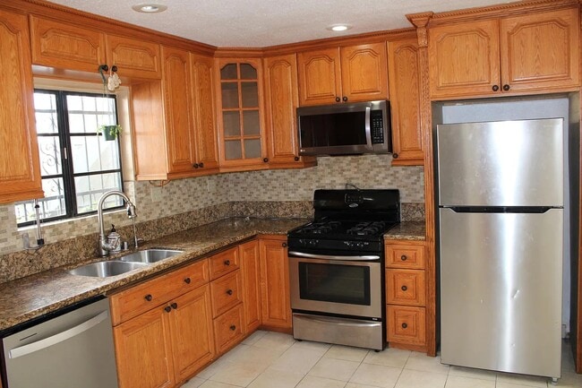 Photo - 1348 N Orange Dr Unit 2