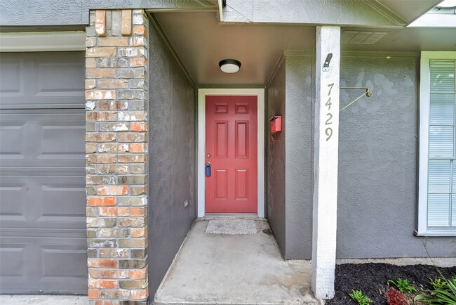 Photo - 7429 Elbridge Ln