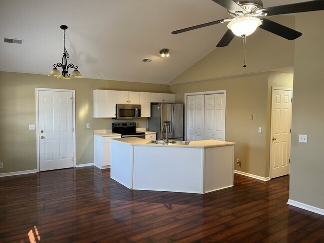 Photo - 5070 Boyd Dr