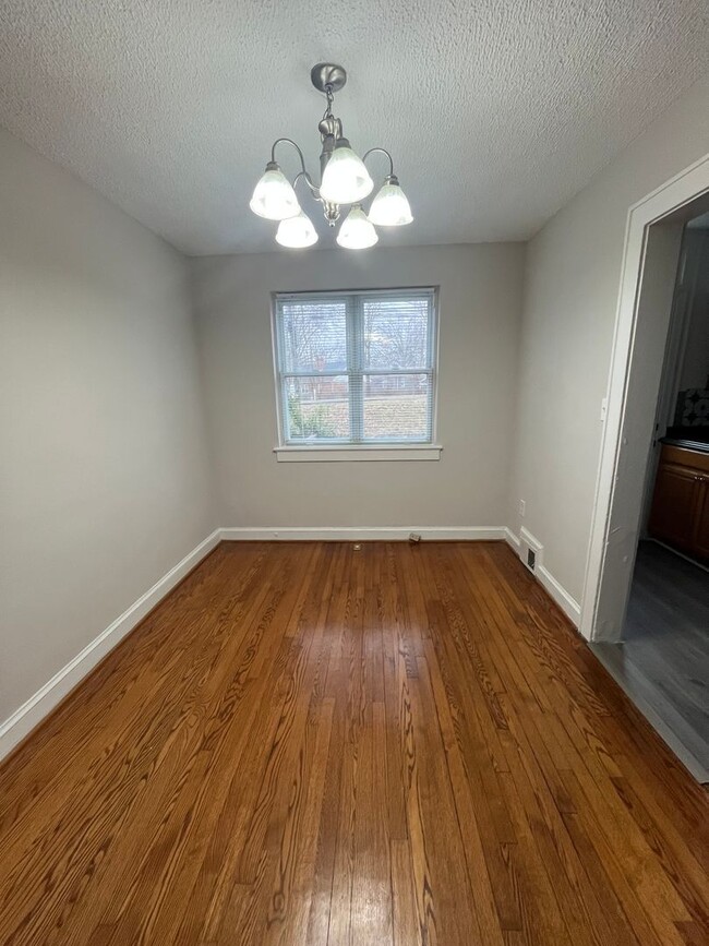 Photo - 3043 Manning St