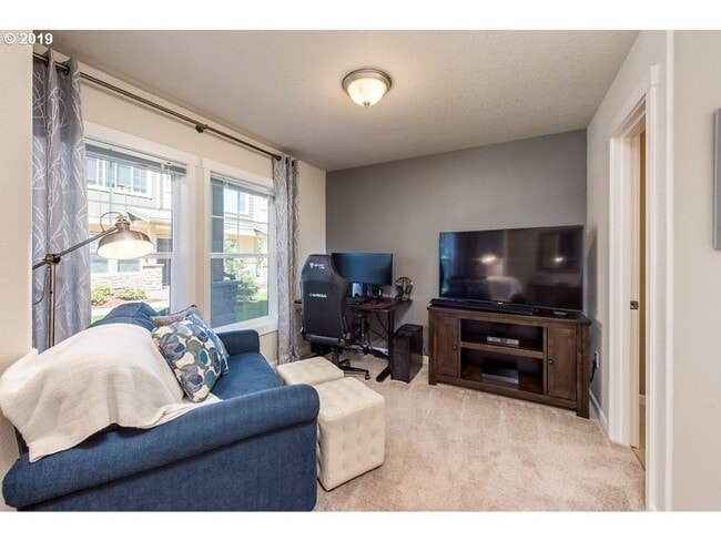 Photo - Well Maintained Spacious 2 Bed 2.5 Bath Townhome Style Condo in Hillsboro! Great Location! Bonus/...