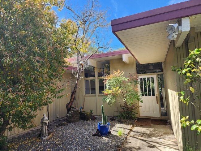 Photo - 721 Las Colindas Rd