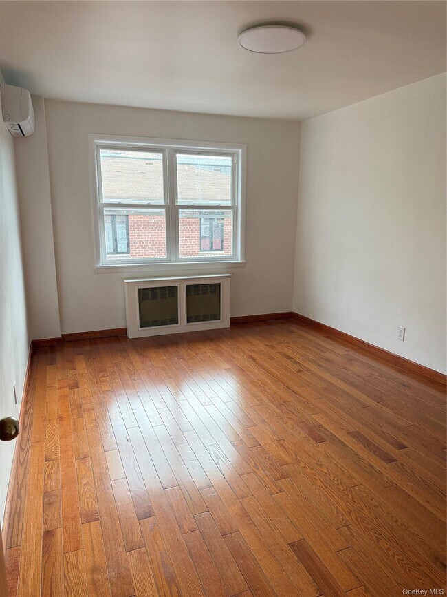 Photo - 41-56 149th St