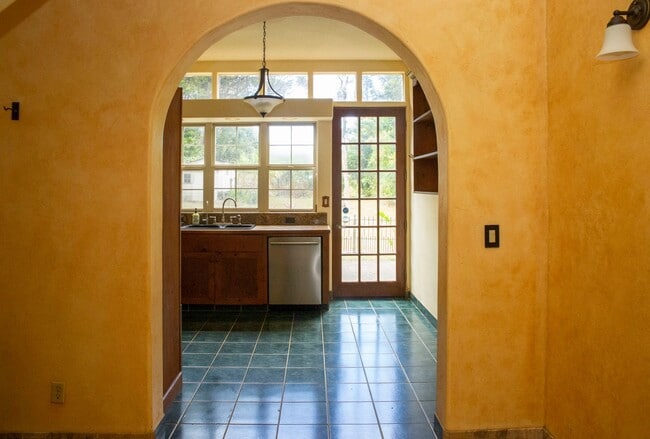 Photo - Spacious 4-Bedroom Retreat in Haiku with S...