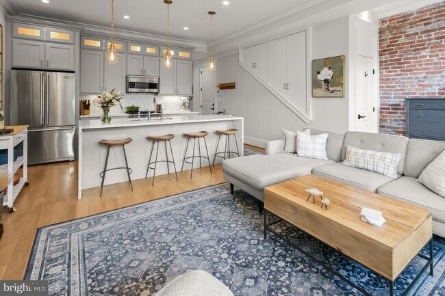 Photo - 408 M St NW Unidad 3A