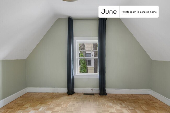 Photo - Room in Shared 7 bed/2.5 bath home Unidad F