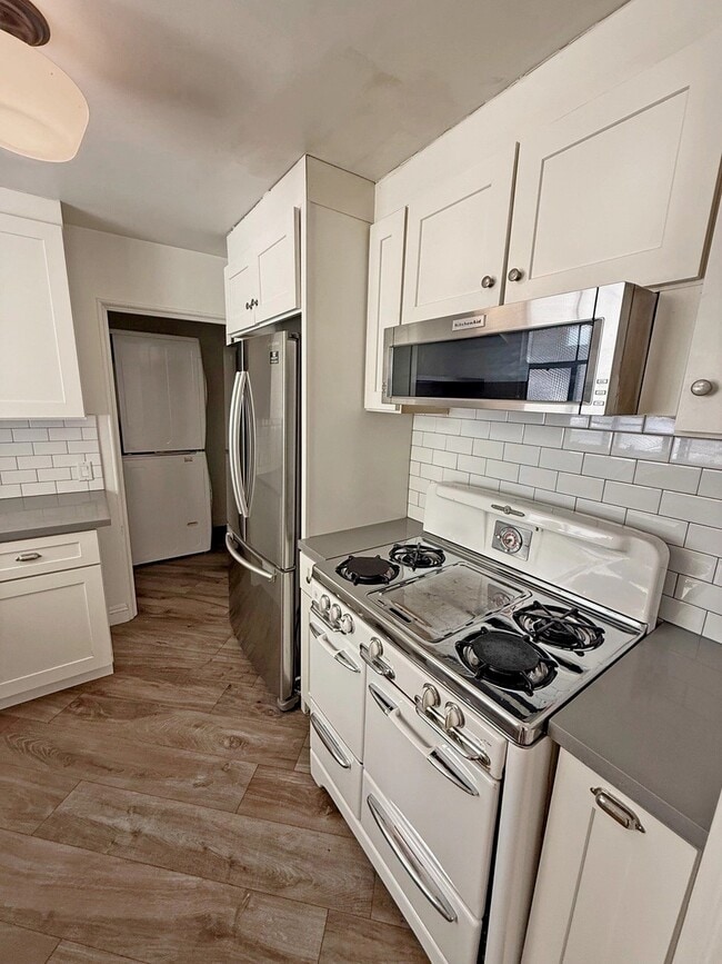 Photo - 1221 N Sweetzer Ave Unidad 1227