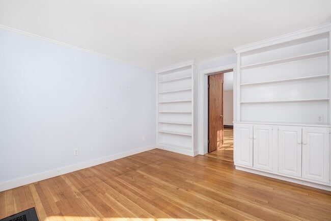 445 Glen Rd