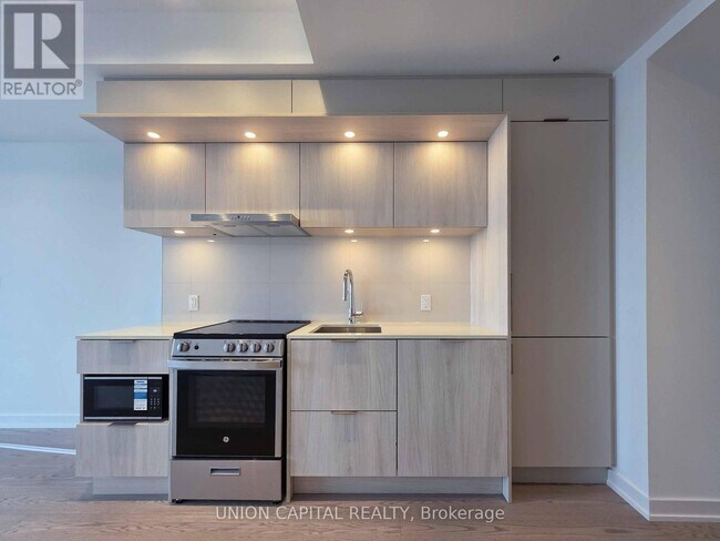 Photo - 448 Burnhamthorpe Rd W Unit 3607