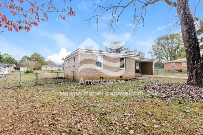 Photo - 706 Woodmont Cir