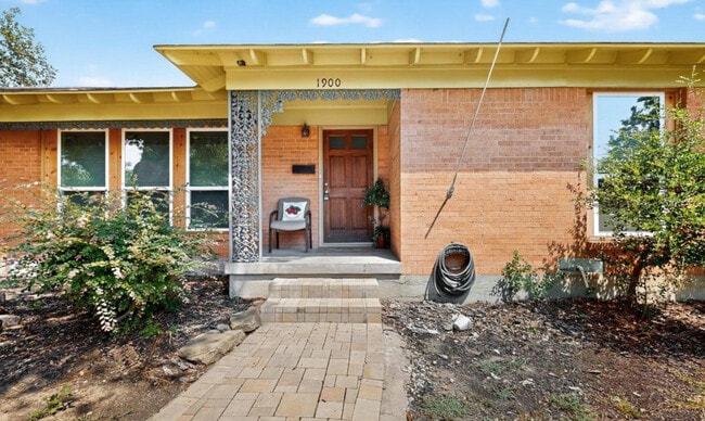 Photo - 1900 Hilltop Dr