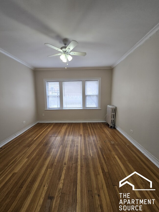 Building Photo - 7735 N Sheridan Rd Unit 1 Rental