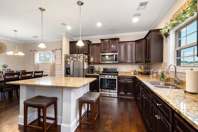 Photo - 575 Curlew Cir