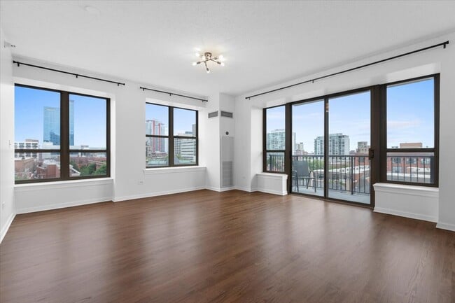 Photo - 1717 S Prairie Ave Unit 706