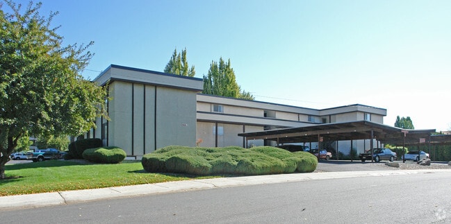 Brentwood Gardens Apartments